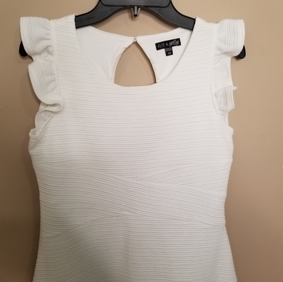 Ava & Yelly dress with ruffle sleeve - Picture 2 of 8